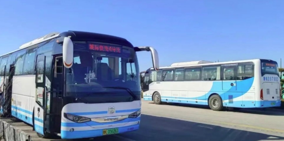 乘坐城際4號線，打卡布魯維斯、那香海、海草部落，連線貓頭山、火炬八街。